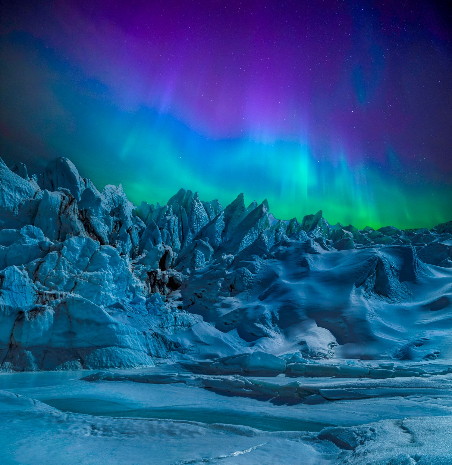 Aurora Illuminates a Frozen Realm